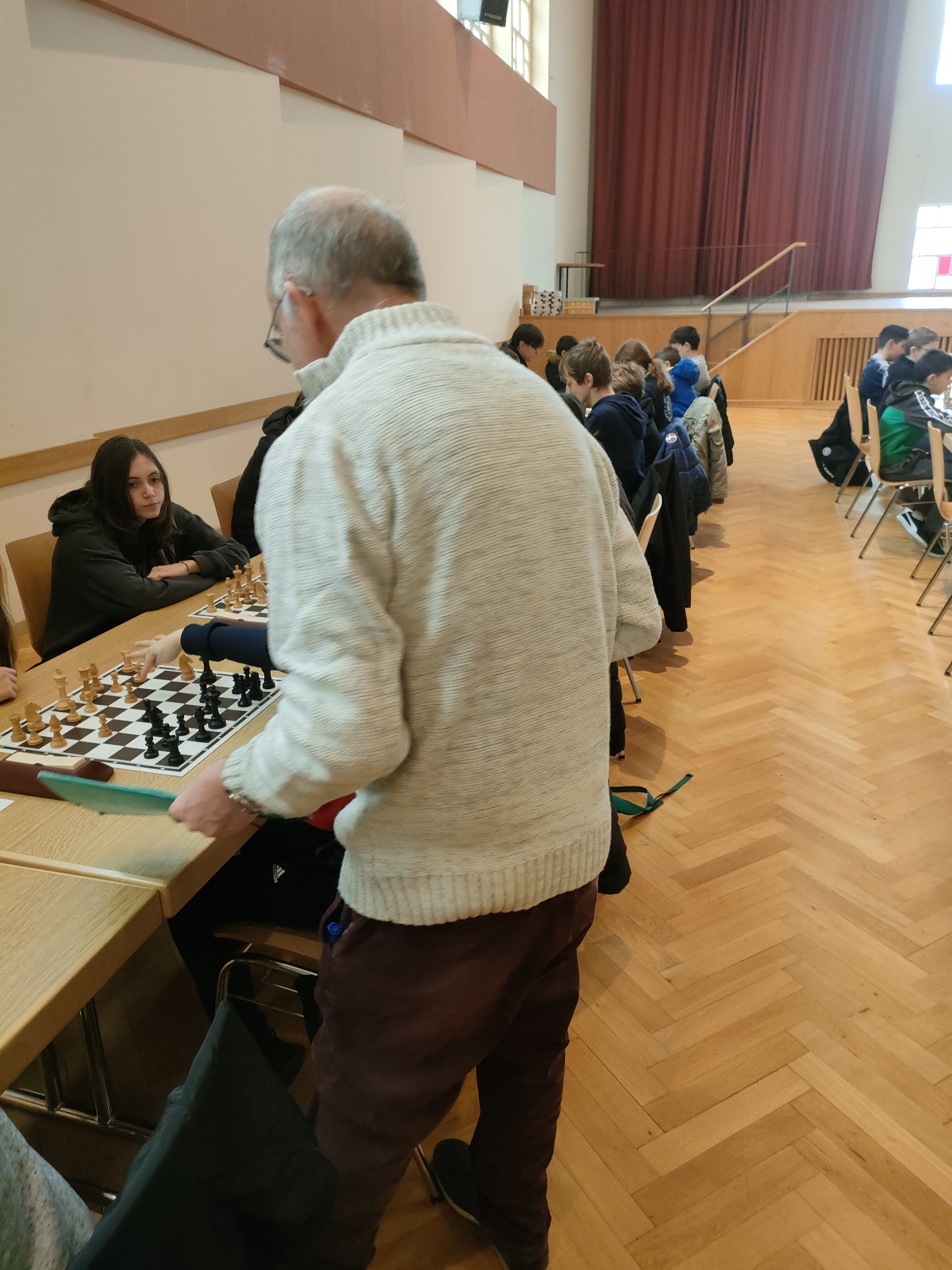 jeu d'echecs sur une table